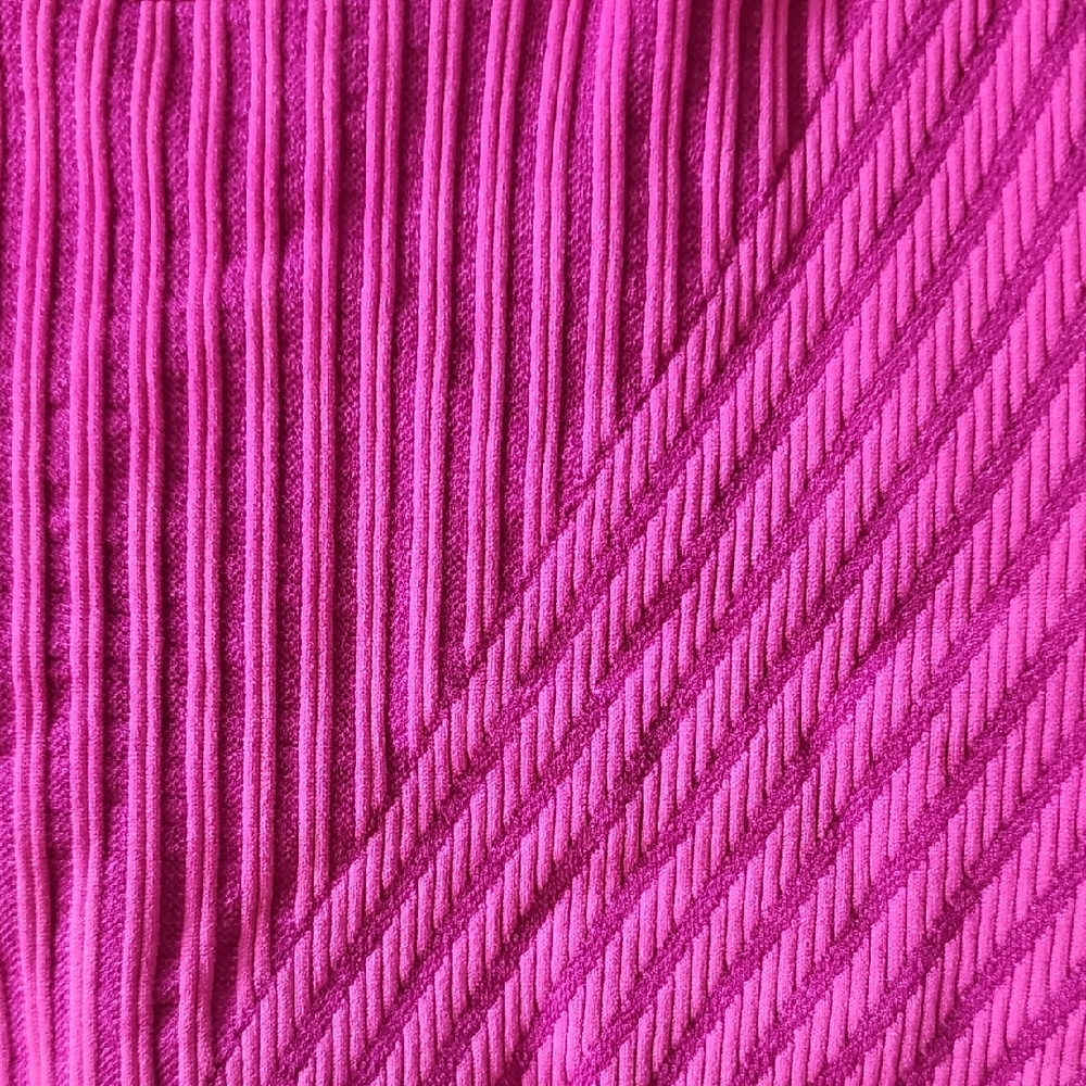 Fabletics Hot Pink Ribbed Crop Top - Picture 4 of 4
